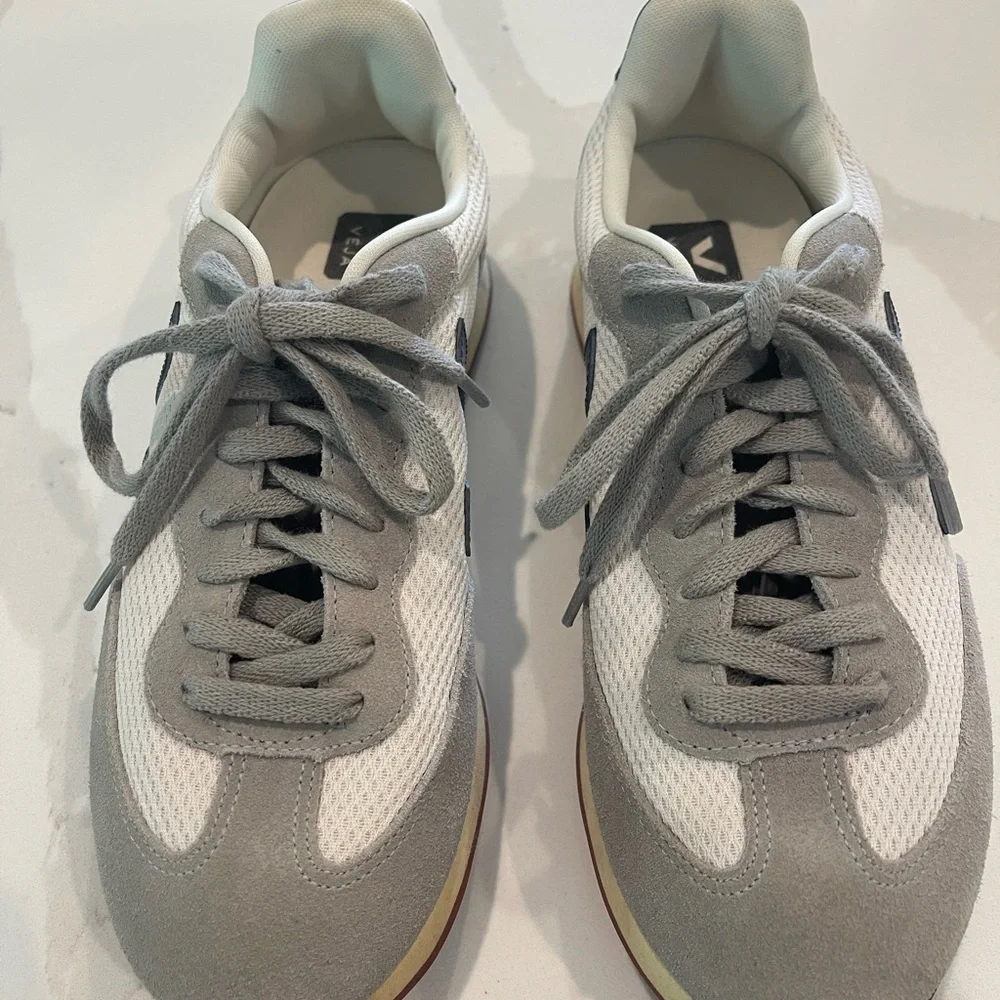 Veja White, Grey, Navy Rio Branca Lace-Up Sneakers - Picture 4 of 6